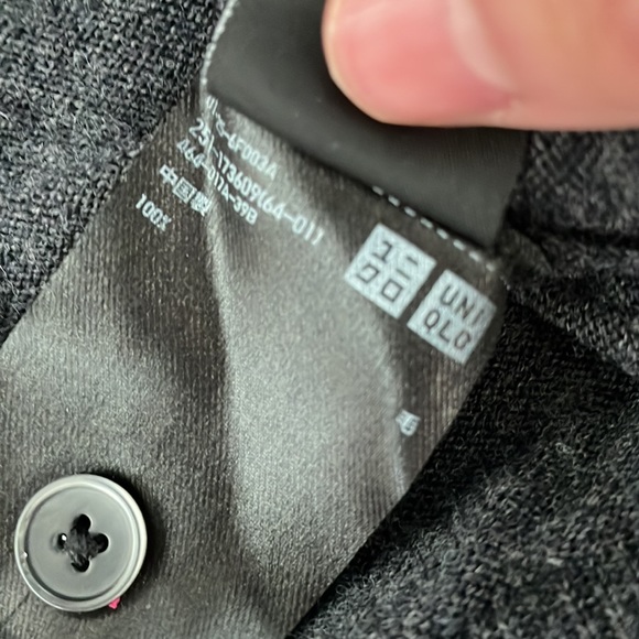 ✨SOLD ✨ Uniqlo Pure Wool Grey Cardigan - S - Picture 5 of 5